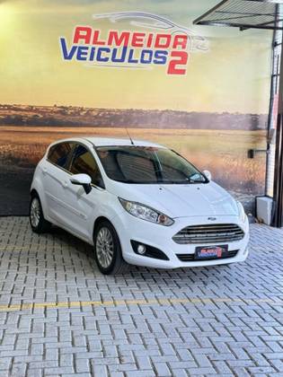 FORD FIESTA 1.6 TITANIUM HATCH 16V FLEX 4P POWERSHIFT FORD FIESTA 1.6 TITANIUM HATCH 16V FLEX 4P POWERSHIFT